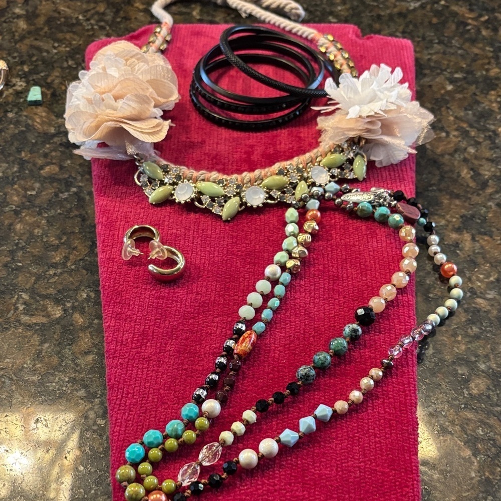 Plunder Multicolor Beaded Necklace with Floral Accents Jewelry Lot